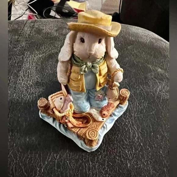Adorable 1995 Vintage Cottontale Collection Hand Painted Bunny - Picture 1 of 6